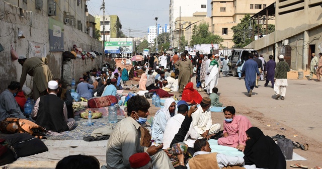 Pakistan’da Covid-19 can kabı sayısında günlük rekor