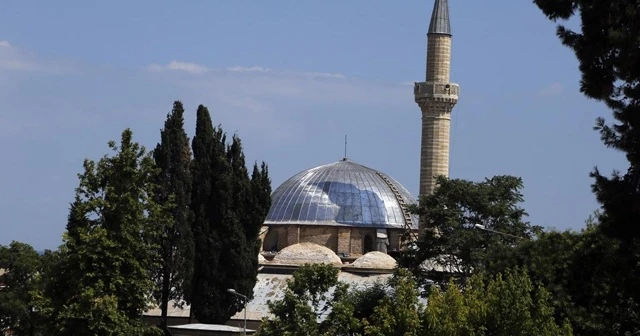 Rüstem Paşa Camisi cuma namazıyla ibadete açıldı