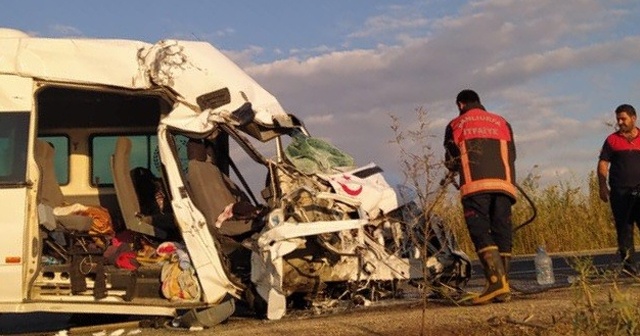 Şanlıurfa’da trafik kazası: 1 ölü, 8 yaralı