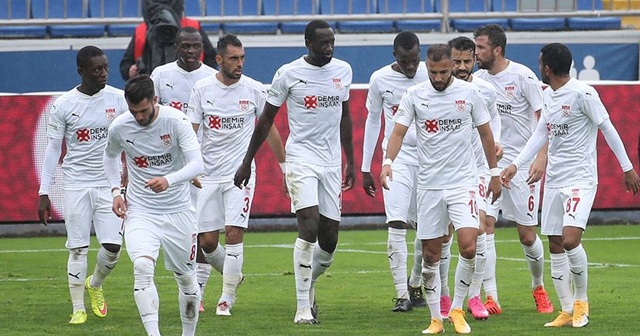 Sivasspor&#039;un deplasmanda bileği bükülmüyor