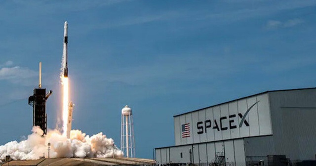 SpaceX&#039;e ait Dragon uzay aracı fırlatıldı