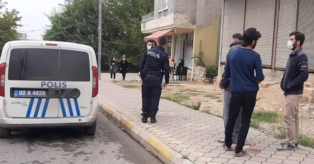 Tanımadığı kişi tarafından sokak ortasında bıçaklandı