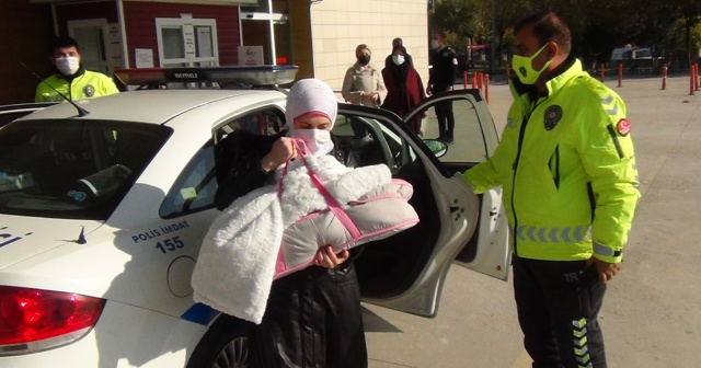 Türk polisi yine gönülleri fethetti