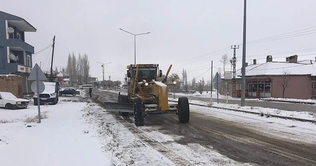 Van'da kar hayatı olumsuz etkiledi