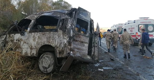 Van&#039;da kaza: Ölü ve yaralılar var