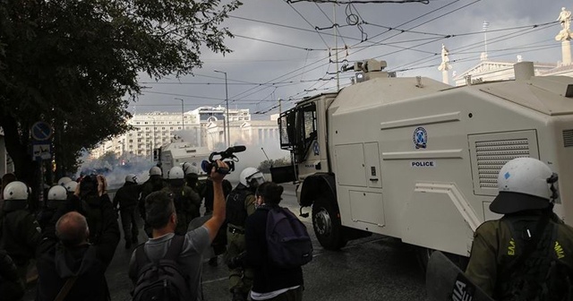 Yunanistan'da '17 Kasım' protestolarına polis müdahalesi