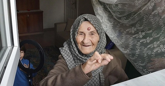 105 yaşında Kovid-19'u yenmeyi başardı