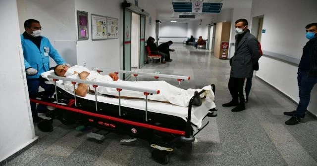3 yerinden bıçakla yaralandı, 'Bıçağın üstüne düştüm' dedi