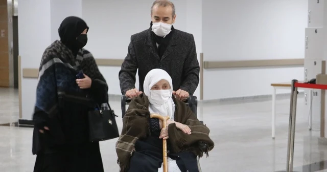 93 yaşındaki kadın korona virüsü yendi
