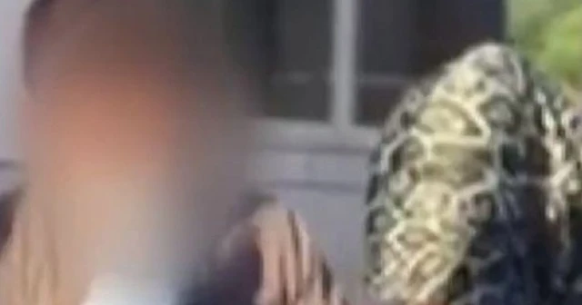 Annesini korumak için babasını öldüren genç beraat etti