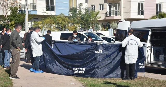 Antalya'da çocuk parkında erkek cesedi bulundu