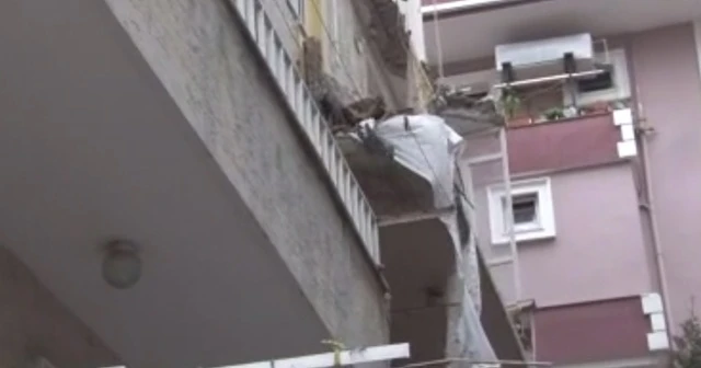 Avcılar'da 5 katlı binanın 3 balkonu çöktü