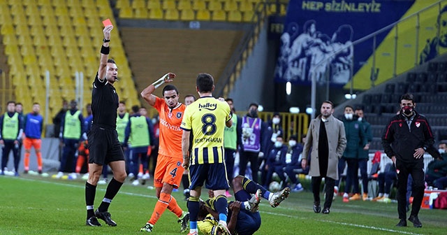 Başakşehir, Fenerbahçe maçını 9 kişi tamamladı