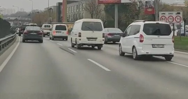 Bursa’da trafikte makas atan sürücüler araç kamerasıyla görüntülendi