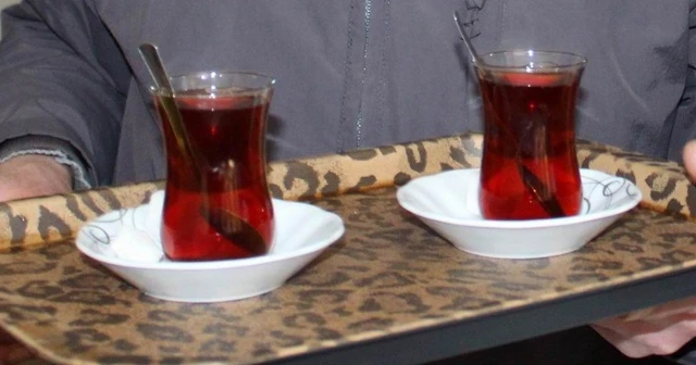 Çay satana da içene de ceza