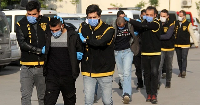 Cezaevi arkadaşlarına para göndermek için adam kaçırdılar