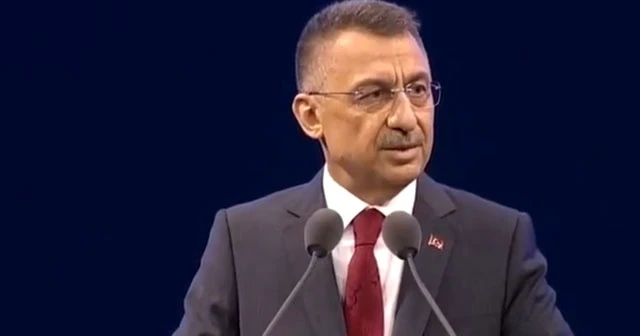 Cumhurbaşkanı Yardımcısı Fuat Oktay konuşma yaptığı sırada fenalaştı