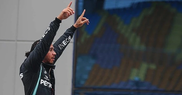 Hamilton'a şövalye unvanı verildi