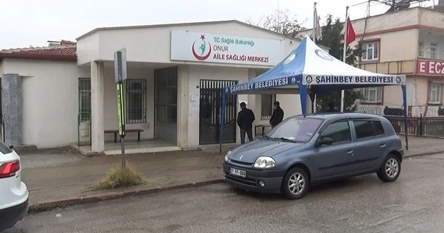 İçine tükürdüğü suyu doktorun üzerine atan Kovid-19 şüphelisi serbest bırakıldı