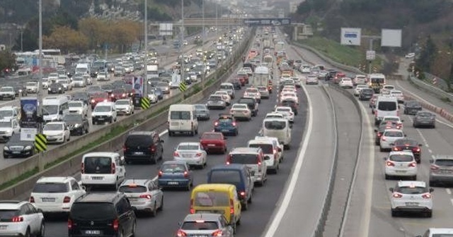 İstanbul’da kısıtlama öncesi trafik kilitlendi: Yoğunluk yüzde 60’lara ulaştı