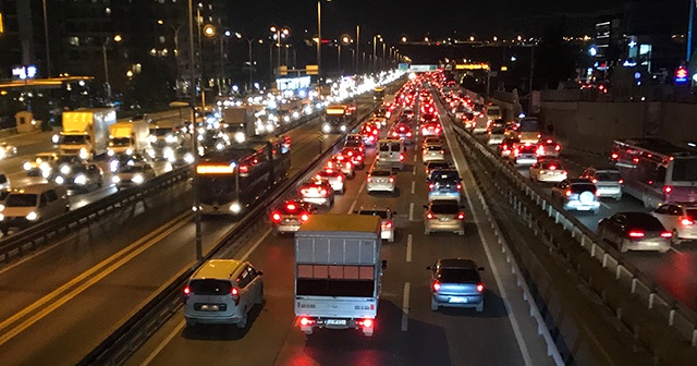 İstanbul’da mesai bitiminde trafik yoğunluğu yüzde 67’ye çıktı