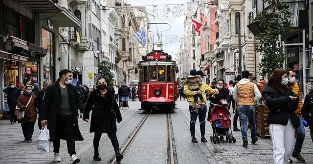 İstanbul Valisi Yerlikaya: İstanbul’da Kovid-19 pozitif vaka sayısı yüzde 40 azaldı
