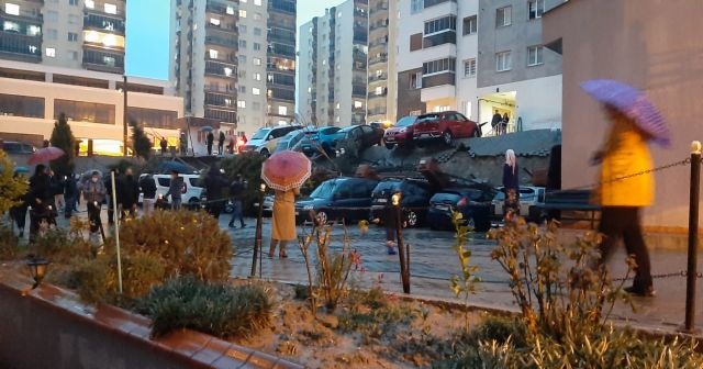 İstinat duvarı çöktü, 20 araçta hasar oluştu