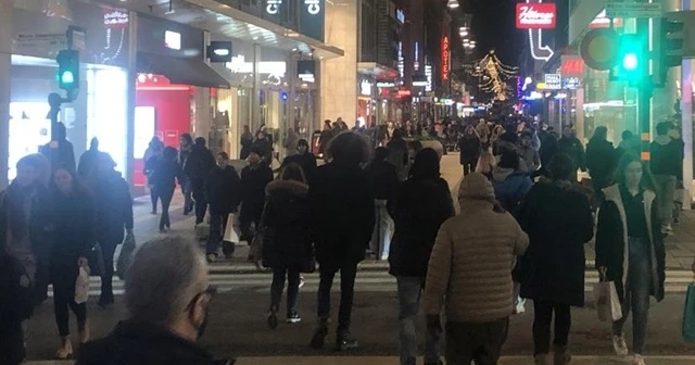 İsveç'te kral hükümeti eleştirdi