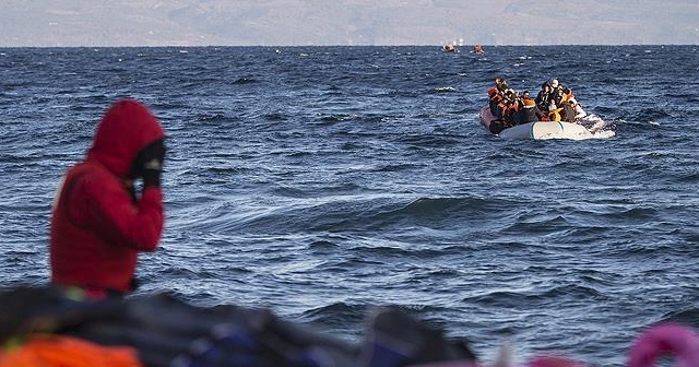 İzmir açıklarında 31 düzensiz göçmen yakalandı