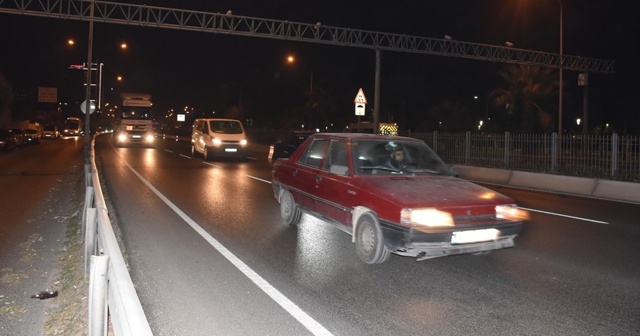 İzmir&#039;de 56 saatlik kısıtlamanın ardından caddeler hareketlendi