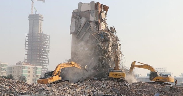 İzmir&#039;de depremin ardından acil yıkılacak 71 binadan 67&#039;sinin yıkımı tamamlandı