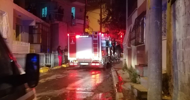 İzmir’de korkutan ev yangını