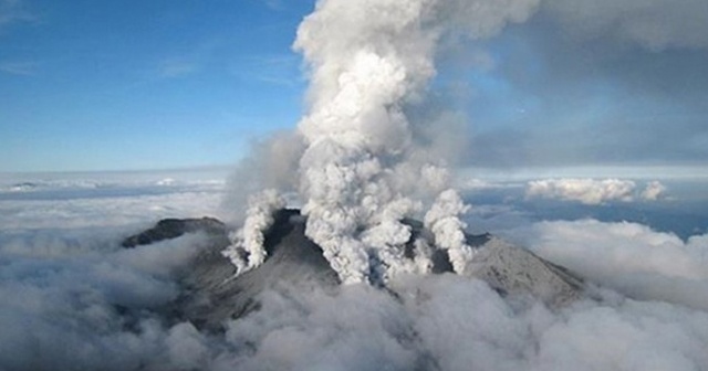 Japonya’da Otake Yanardağı&#039;nda patlama