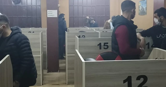 Kıraathanelere şok baskın: 59 kişiye 187 bin 620 lira para ceza