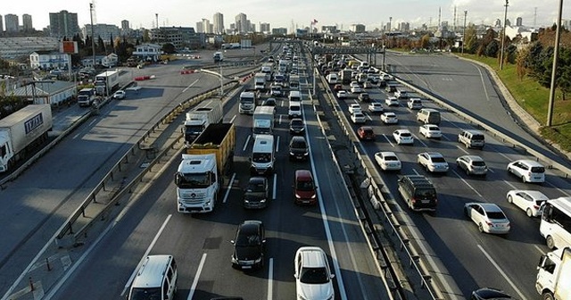 Kısıtlama öncesi İstanbul&#039;da trafik yoğunluğu!