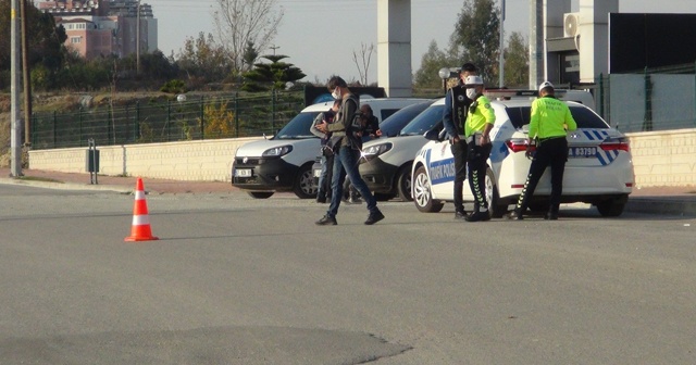 Kısıtlama saatinde ehliyetsiz yakalandı, yemediği ceza kalmadı