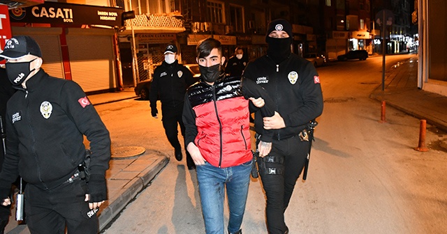 Kısıtlamaya uymayan genç polise yakalandı, &#039;Zeki Müren de izleyecek mi?&#039; dedi