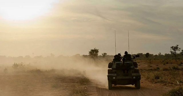 Mali’de 3 Fransız asker araçlarına düzenlenen bombalı saldırıda öldü