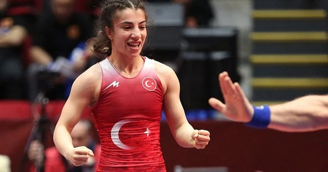 Milli güreşçiler Demirhan ve Yetgil dünya beşincisi oldu