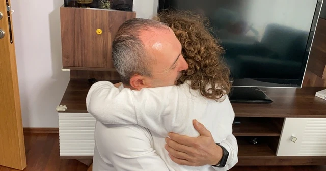 Minik Ecem sağlıkçı babasına işte böyle kavuştu