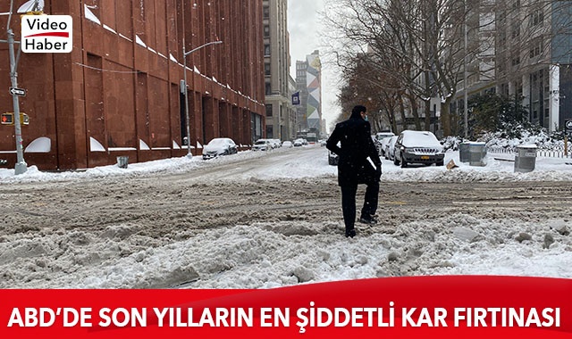 New York son yılların en şiddetli kar fırtınasının etkisi altında