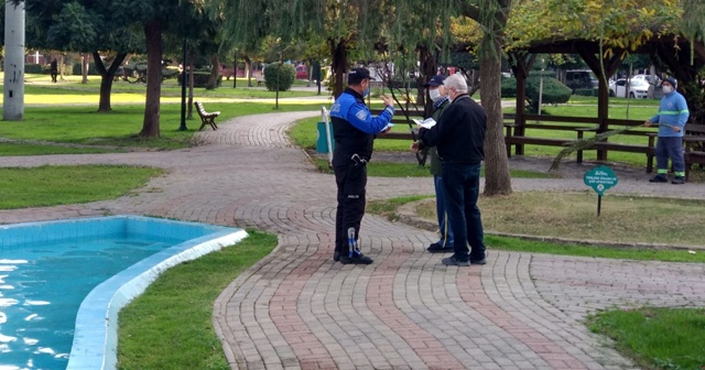 Polis her yerde korona tedbirlerini anlatıyor