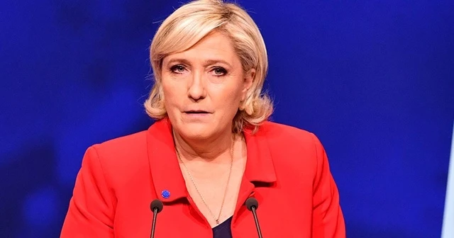 PSG ve Başakşehirli futbolcularının ırkçılığı protesto etmesi aşırı sağcı Le Pen'i endişelendirdi