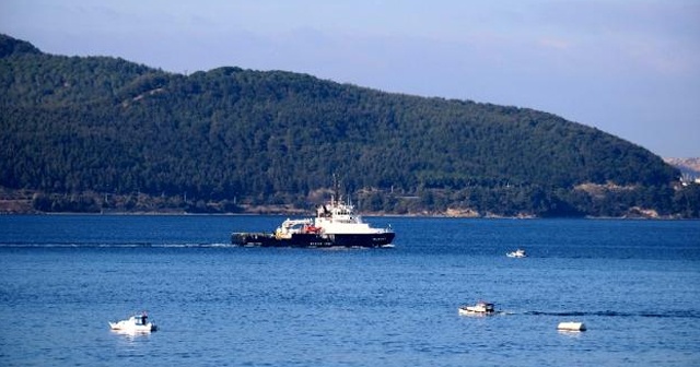 Rus askeri römorkörü Çanakkale Boğazı’ndan geçti