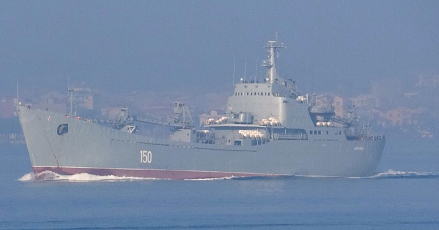 Rus savaş gemileri Akdeniz’e iniyor