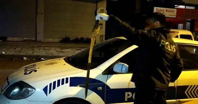 Taksi durağına 'kılıç' ile saldırı