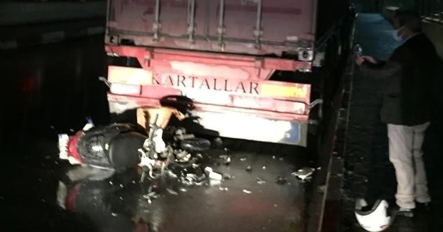 Tıra çarpan motosikletlinin feci ölümü