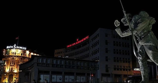 Türkiye genelinde hafta sonu kesintisiz uygulanan sokağa çıkma kısıtlaması sona erdi