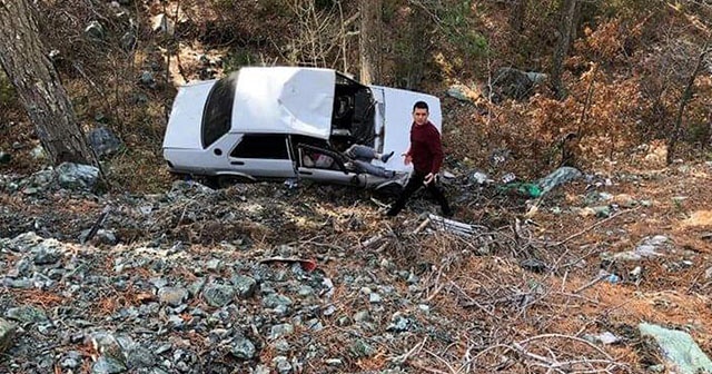 Uçuruma yuvarlanan otomobilin sürücüsü yaralandı