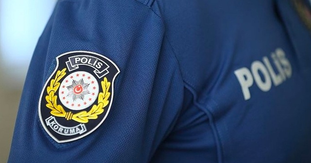 Uyarıda bulunan polis ekiplerinin yüzüne tükürüp ‘hasta olun’ dediler